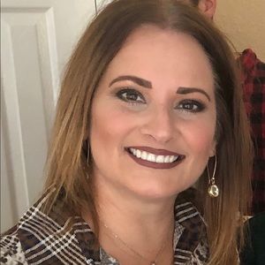 Meet your Posher, Alicia